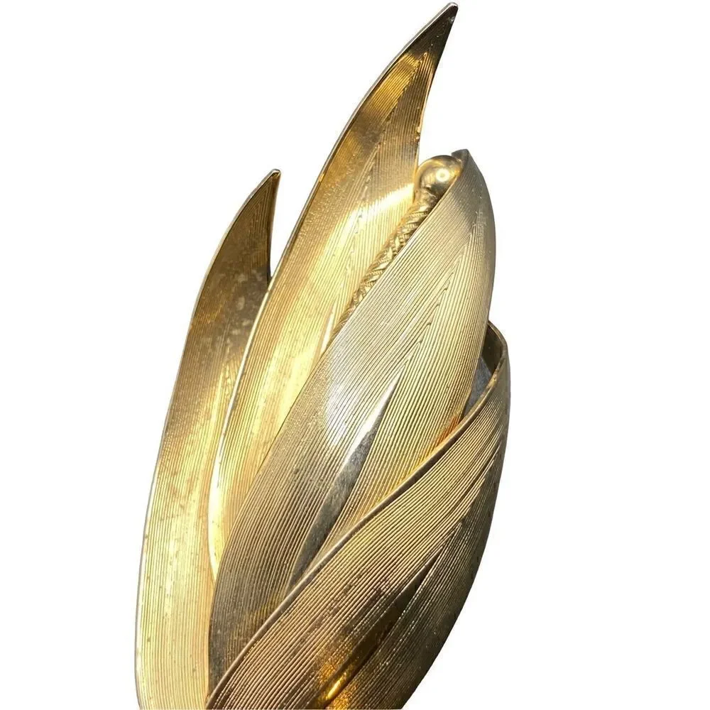 Vintage large flower pin in gold tone detailed stem brooch